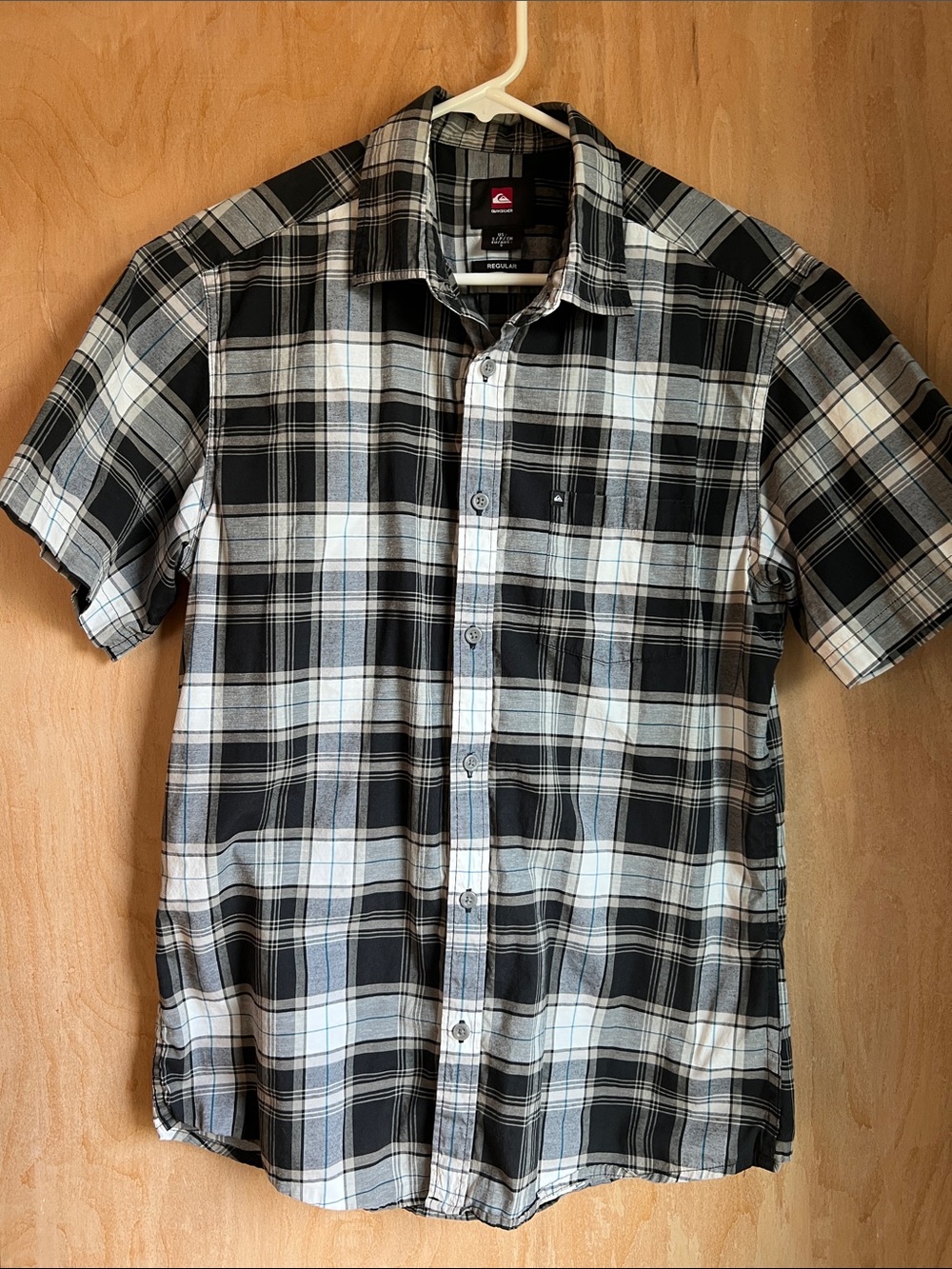 Men's Quicksilver Short Sleeve Button Up Black White Blue Small Regular